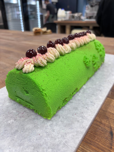 Pistachio Gateau (Bûche Noël)