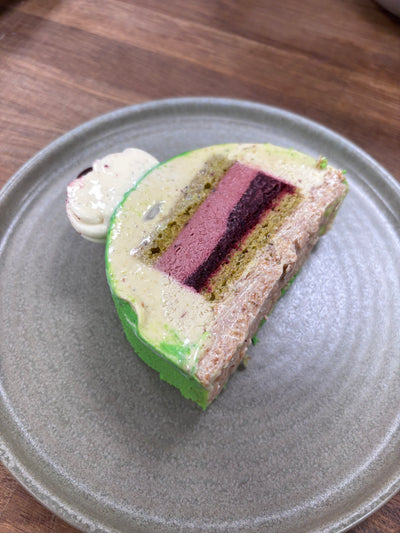 Pistachio Gateau (Bûche Noël)